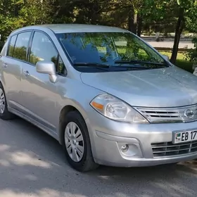Nissan Versa 2010