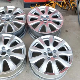 17 aviryon camry diska