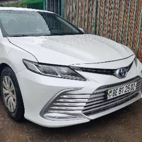 Toyota Camry Hybrid 2021