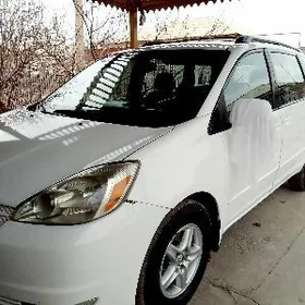 Toyota Sienna 2004