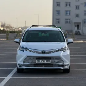 Toyota Sienna 2022