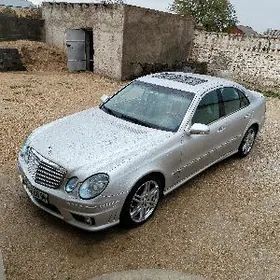 Mercedes-Benz E320 2005