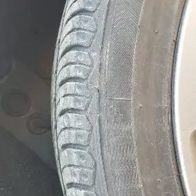 235 45 18 2023ý 500 M