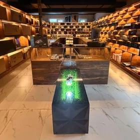 НУЖНА ДЕВУШКА В МАГАЗИН