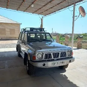 Nissan Patrol 1993