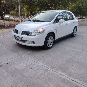 Nissan Tiida 2008