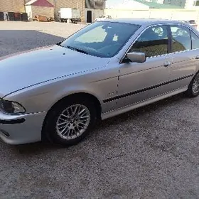 BMW E39 2000