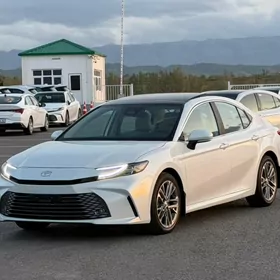 Toyota Camry 2025