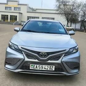 Toyota Camry 2021
