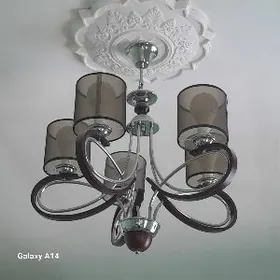 Lyustra arassa ulanylan