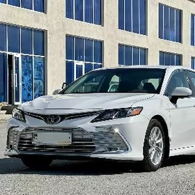 Toyota Camry 2023