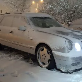 Mercedes-Benz E320 1999
