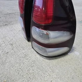 Prada land cruiser yzky fara