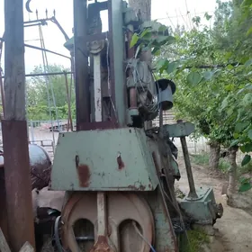 Plorama agaç kesýän