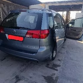Toyota Sienna 2005
