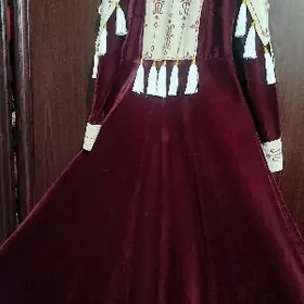 Uçurum ucun gyzyl koynek