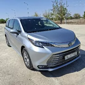 Toyota Sienna 2022
