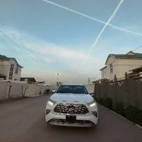 Toyota Highlander 2022