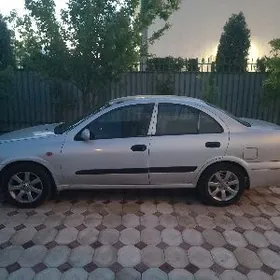 Nissan Sunny 2004