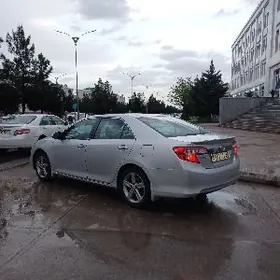 Toyota Camry 2013