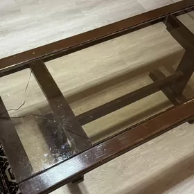 Журнальный столик