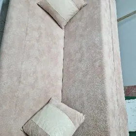 diwan akardion (krowat)