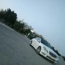 Mercedes-Benz E300 2009