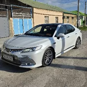 Toyota Camry 2018