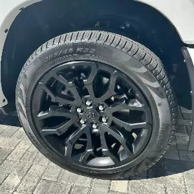 PIRELLI  285  45  R.22