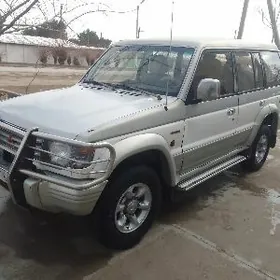 Mitsubishi Pajero 1993