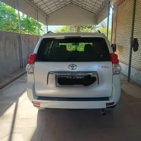 Toyota Land Cruiser Prado 2013