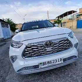 Toyota Highlander 2022
