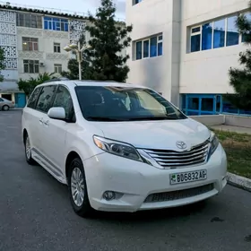 Toyota Sienna 2015