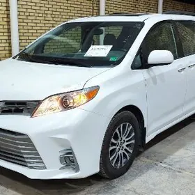 Toyota Sienna 2020
