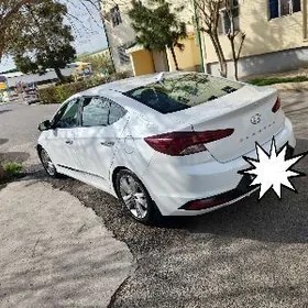 Hyundai Elantra 2019