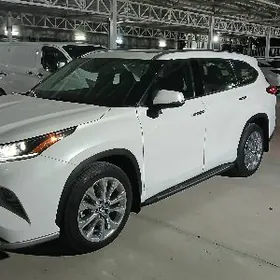 Toyota Highlander 2022