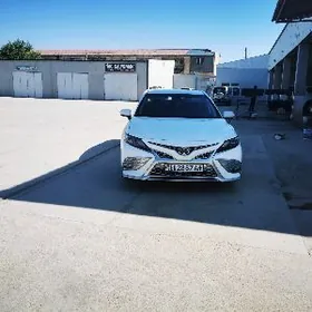 Toyota Camry 2021
