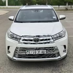 Toyota Highlander 2019