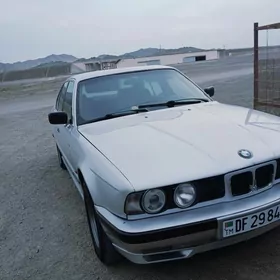 BMW 525 1990
