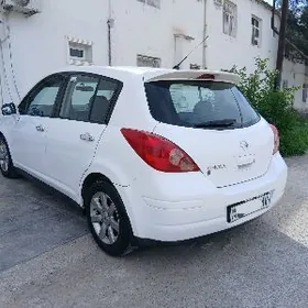 Nissan Versa 2008