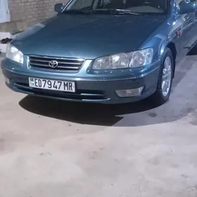 Toyota Camry 2001