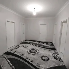 Элитка 3 ком. 1 этаж.