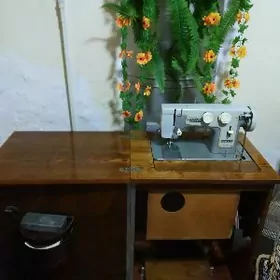 Швейная машинка Чайка,пылесос