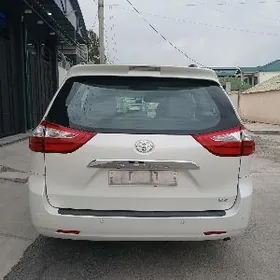 Toyota Sienna 2018