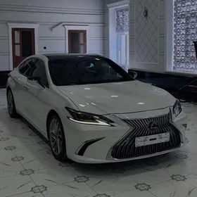 Lexus ES 350 2019