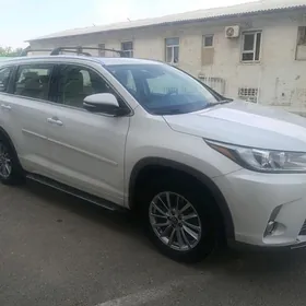 Toyota Highlander 2018