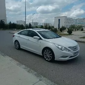 Hyundai Sonata 2011