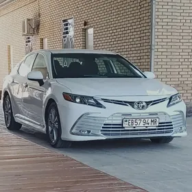 Toyota Camry 2022