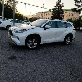 Toyota Highlander Hybrid 2020