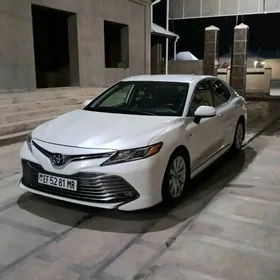 Toyota Camry 2020